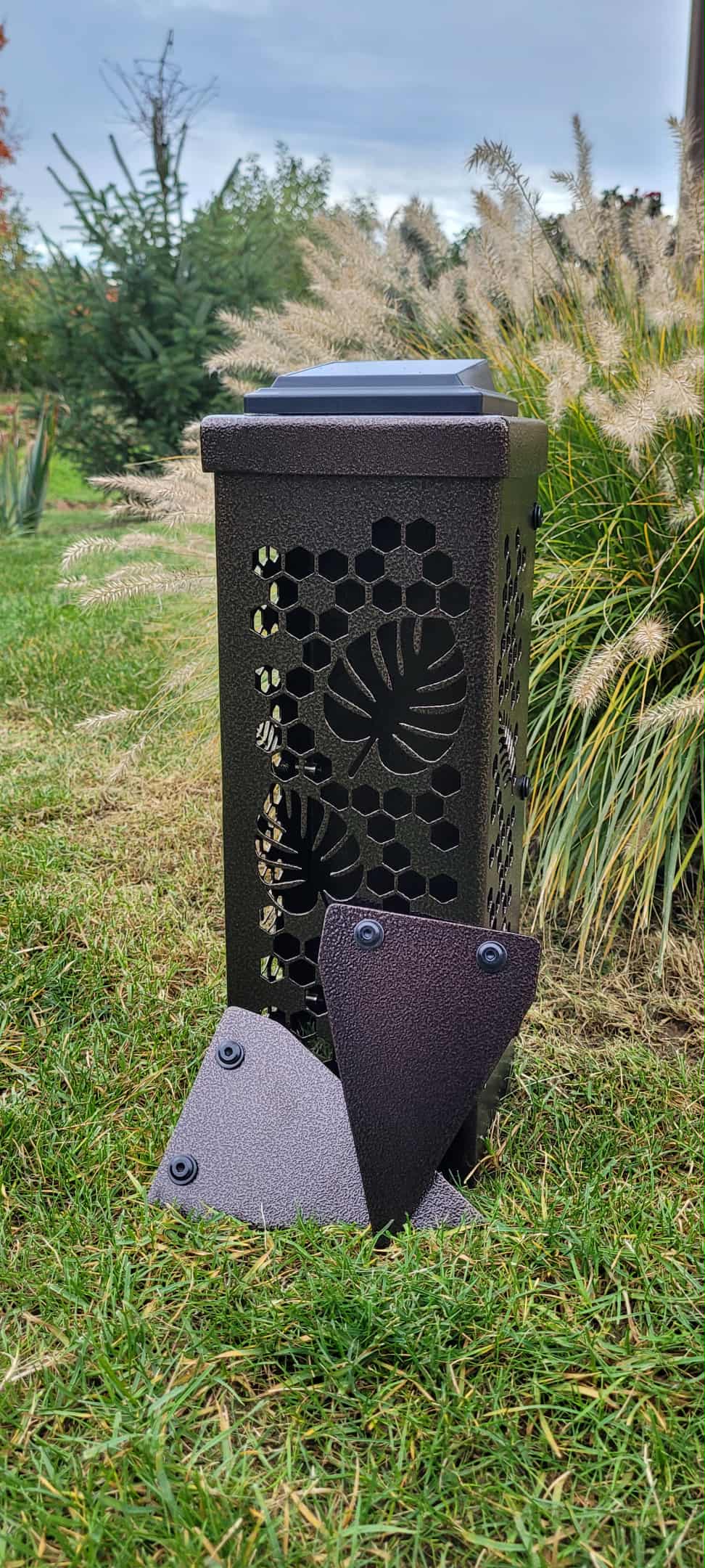 Honeycomb Leaf Solar Light Lantern Column